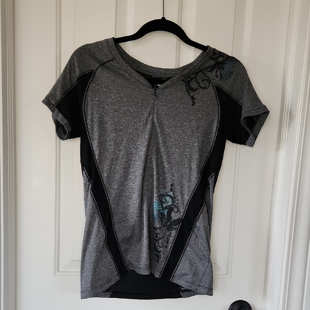 The North Face Gray and Black Short Sleeve Tee